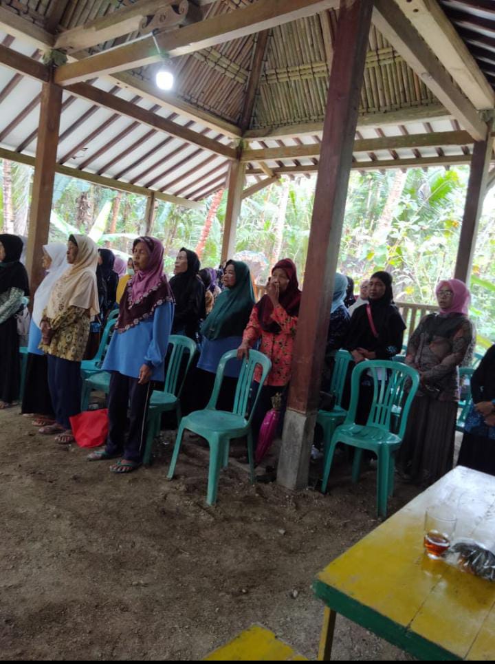 Kelompok Lansia Padukuhan Anjir Melaksanakan Pertemuan Rutin di Akhir Tahun